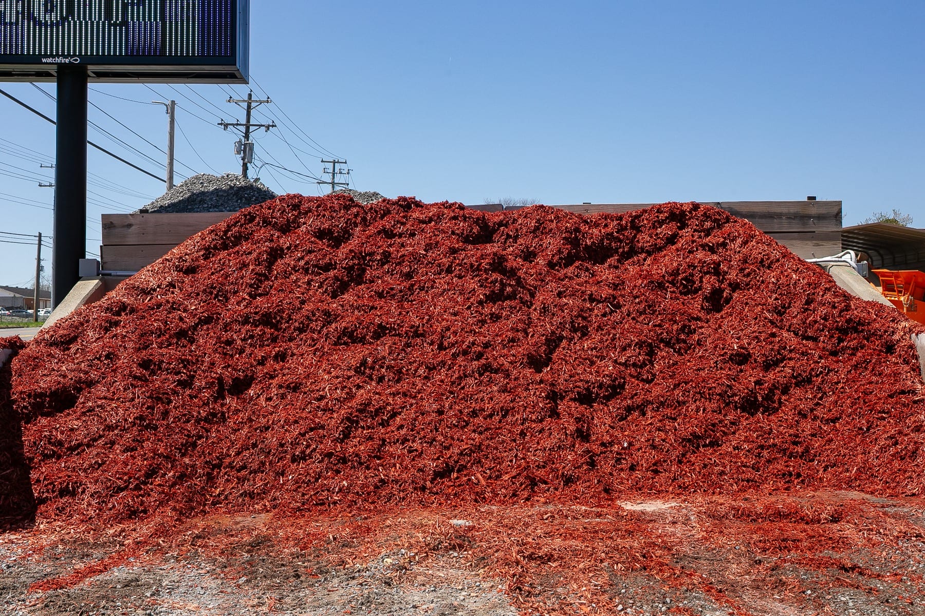 red mulch in bulk