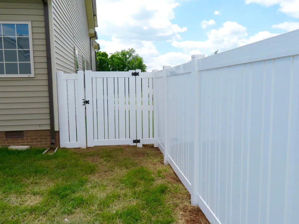 Vinyl Semi Privacy single gate